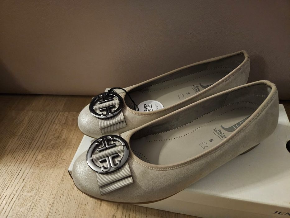 Нові туфлі ara clarks