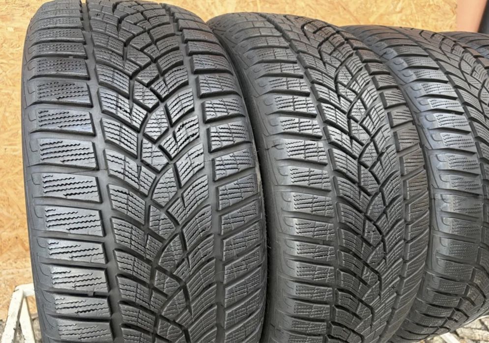 Шини 8.1мм 2022 рік 225/55 R18 Goodyear , комплект зима