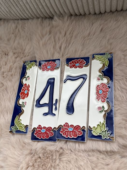 ręcznie wykonane ceramiczne numery na dom