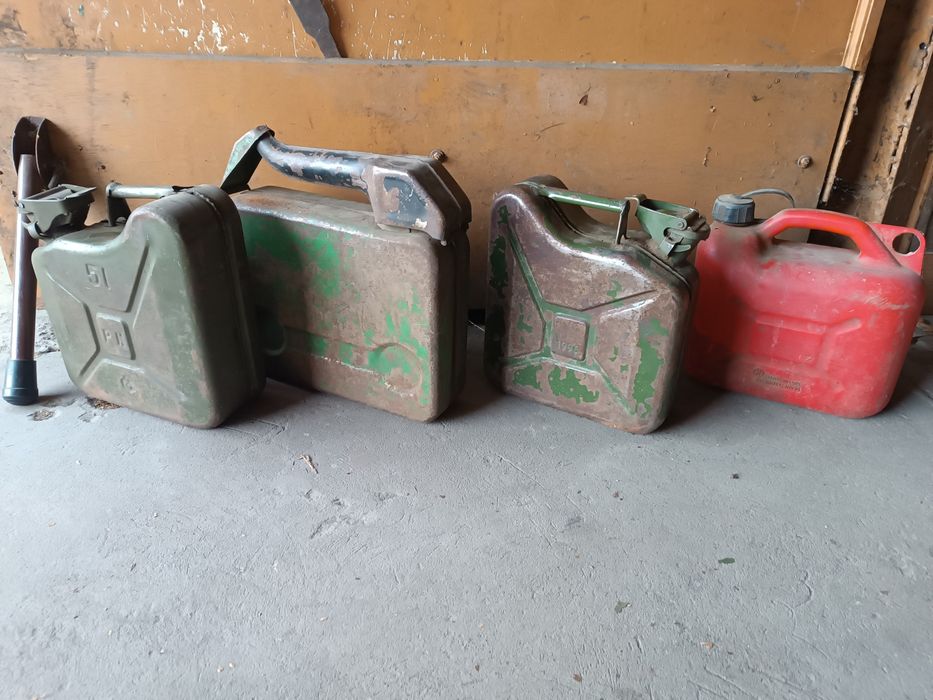 Karnister kanister  na benzynę 5l