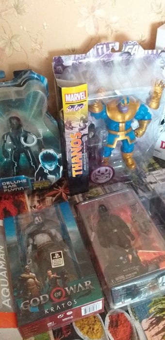 Фигурки Marvel/DC/Neca