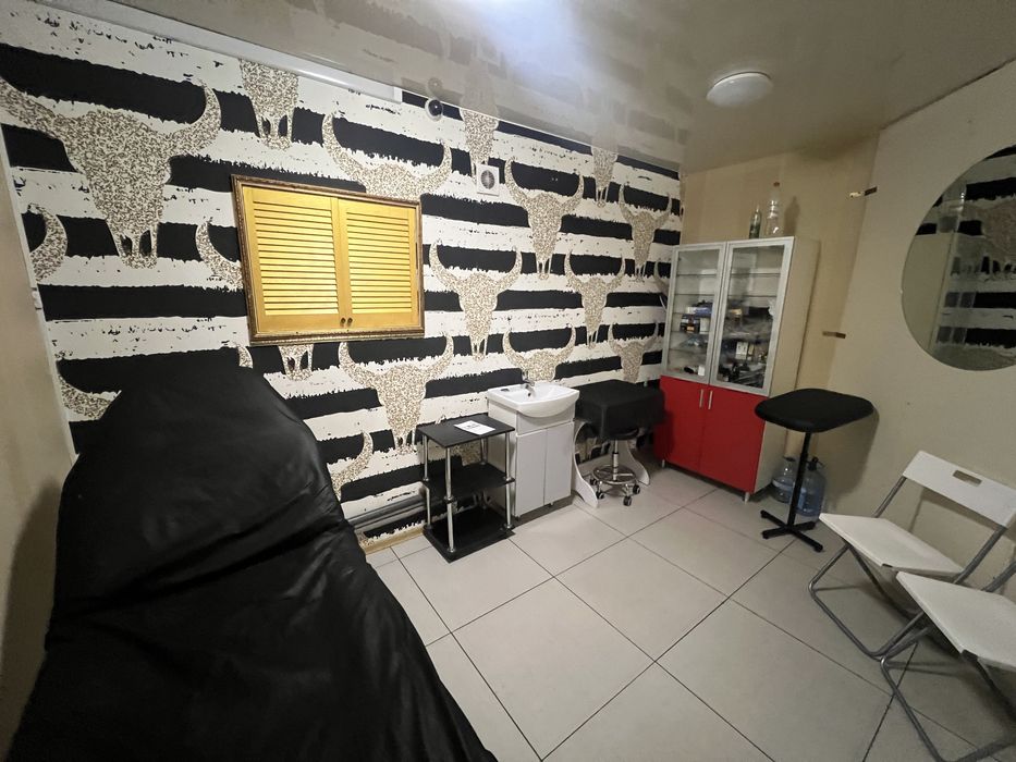 Продам коммерцию в центре города. Подвал / Тату салон