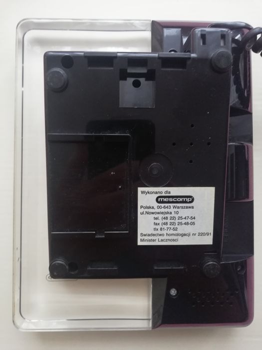 Telefon stacjonarny.
