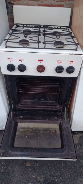 Продам газову плиту.