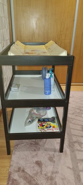 Fraldeiro bebe em madeira