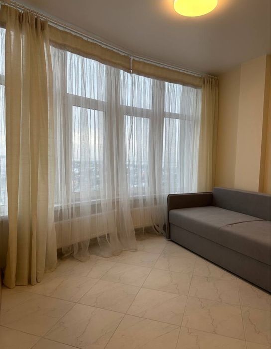 Стильна квартира студія з панорамою на Дніпро (л1