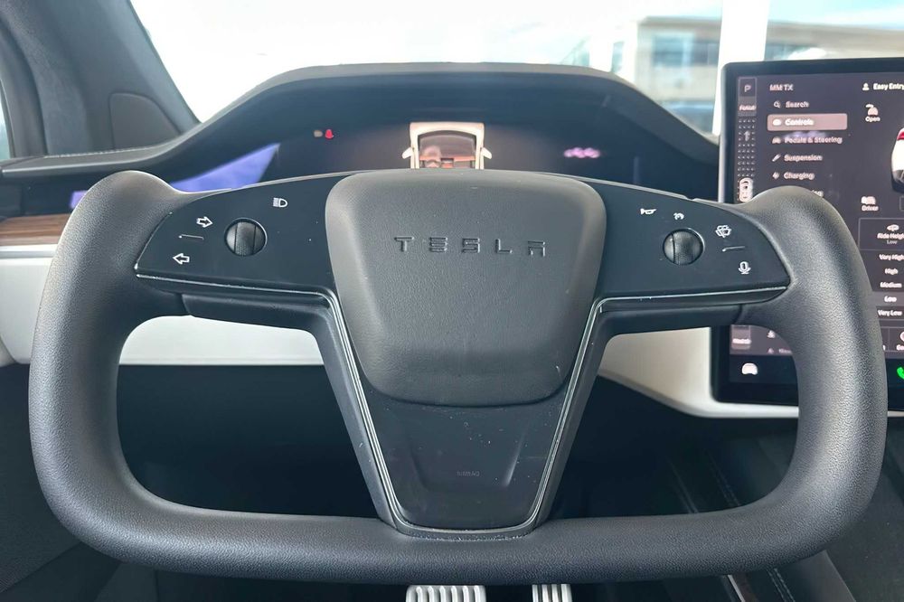Tesla Model X      2022