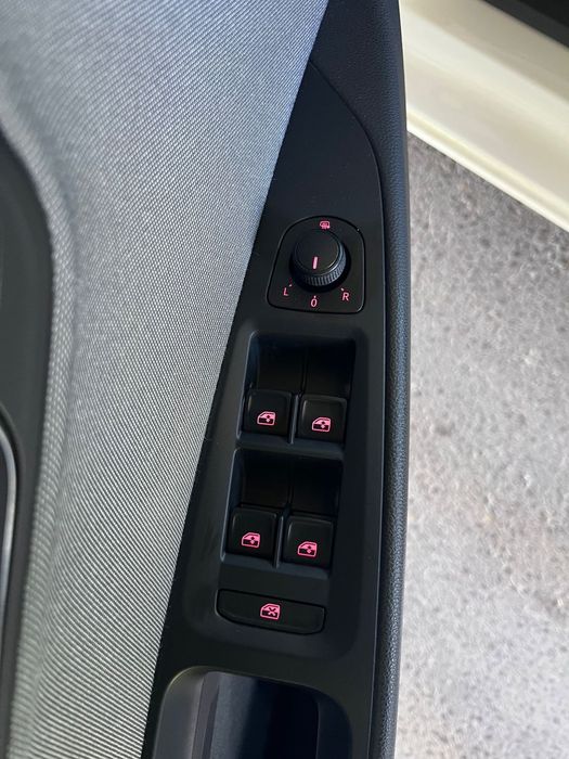 Seat Leon salon Polska FV23%