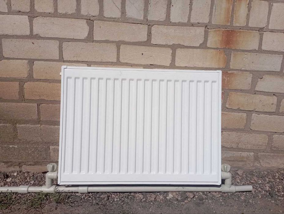 Продам стальной радиатор