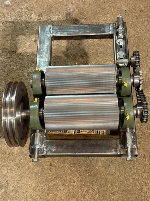 Gniotownik do zboża ziarna kukurydzy.