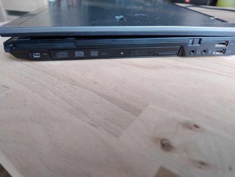 Laptop i5 DELL LATITUDE E6410 Alu Ram 4g GSM  WIN 10 HOME PRO
