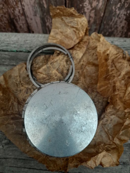 Продам поршня муравей,тула комплект