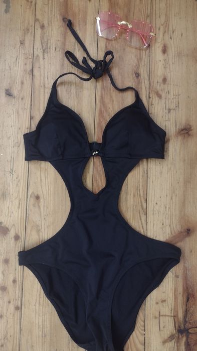 Strój kąpielowy wysmuklający