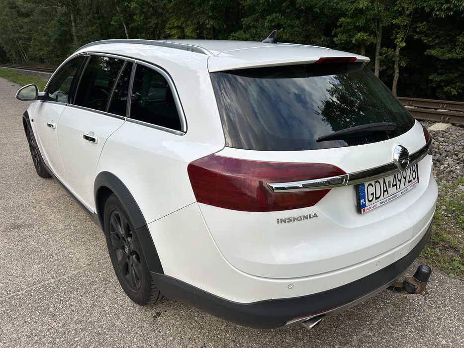 Opel insignia uszkodzona