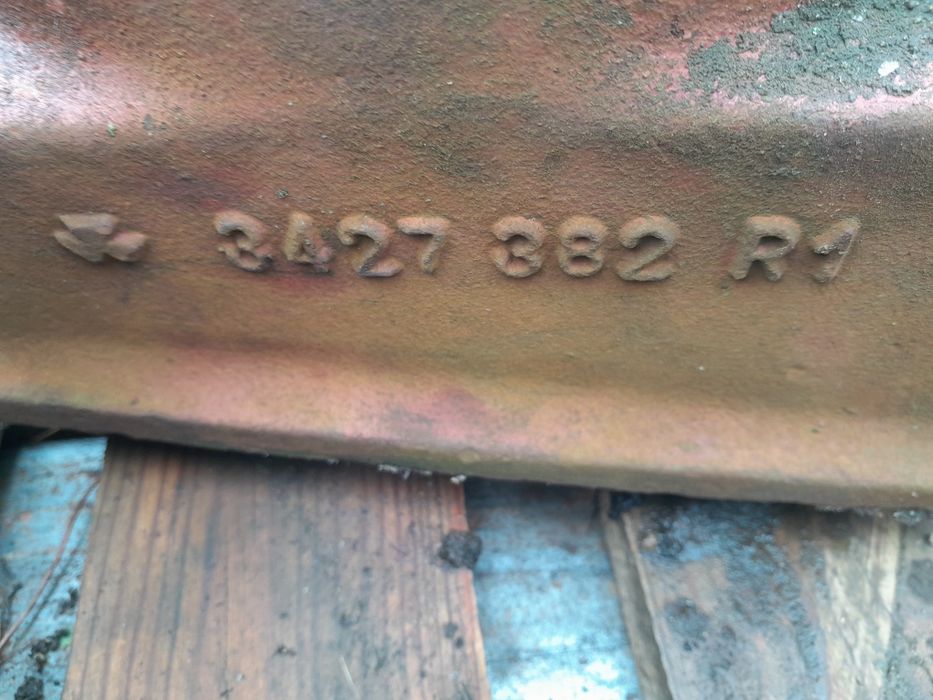 Zwrotnica piasta półoś Massey Ferguson serii 36xx