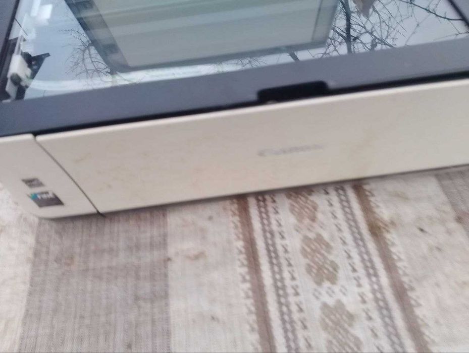 Продам неробочий принтер Canon