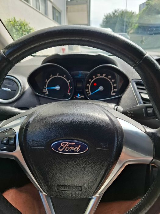 Ford Fiesta usado — photo 5