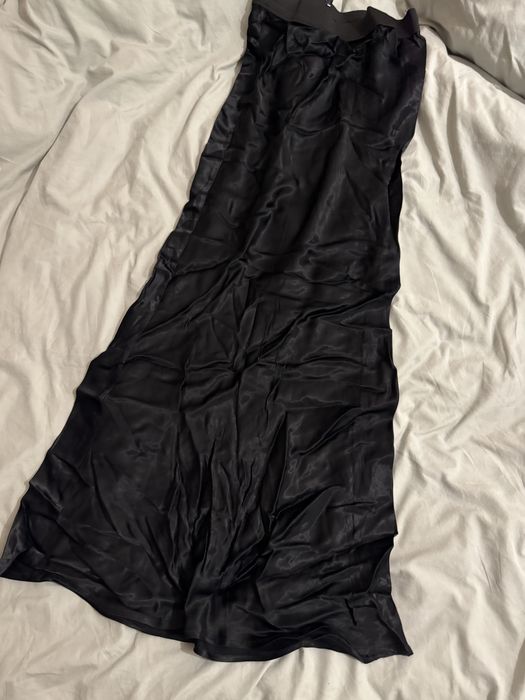 Сатинова спідниця максі Stradivarius