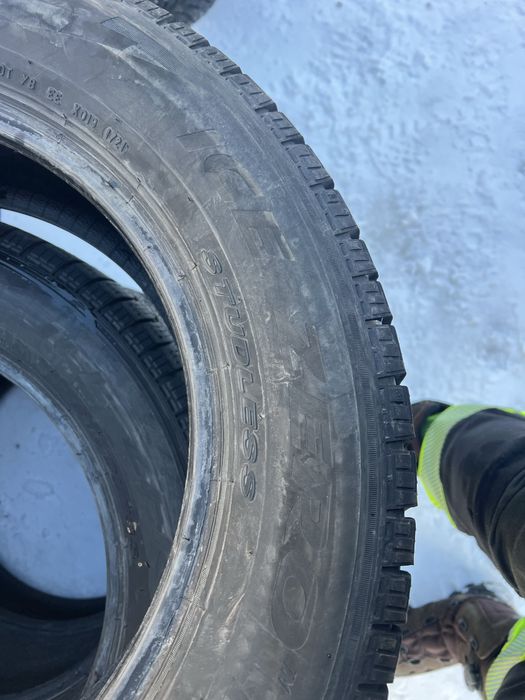 215/65/17 Pirelli ice zero
