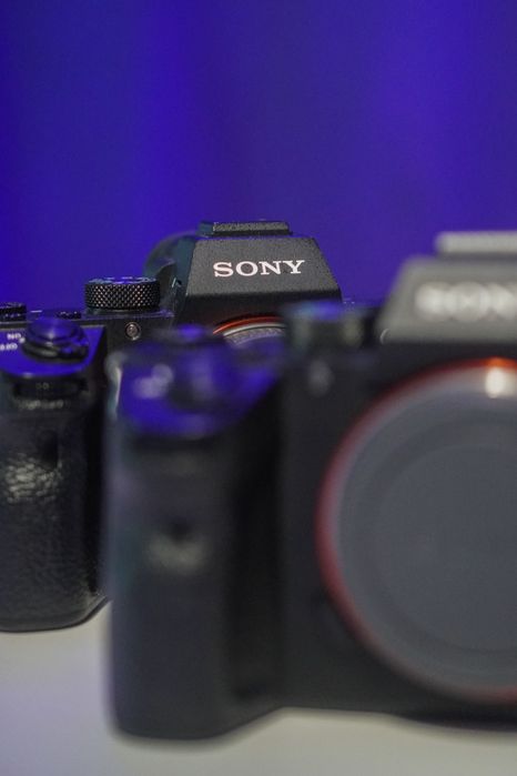 2 Câmaras Sony A7 III – Excelente Estado - com Grip/punho e 4 Baterias