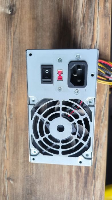 Продам блок живлення Cooler Master 460W + різні кабелі, зарядки.