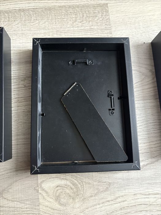 3  czarne małe ramki na zdjęcia IKEA