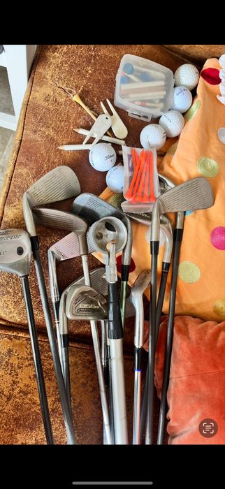 Saco com varios tacos de golfe - set ou conjunto