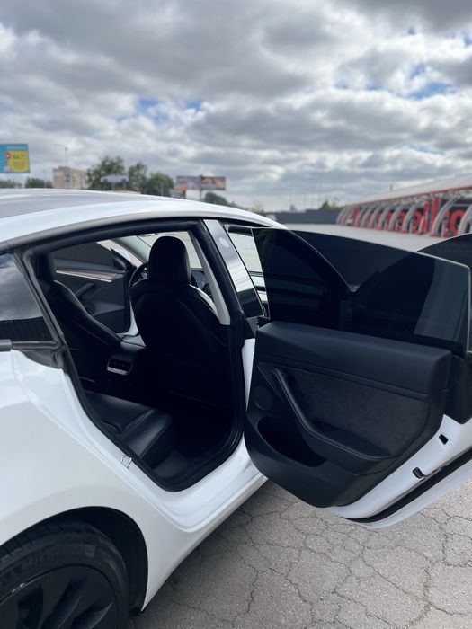 Тесла 3 Dual Motor