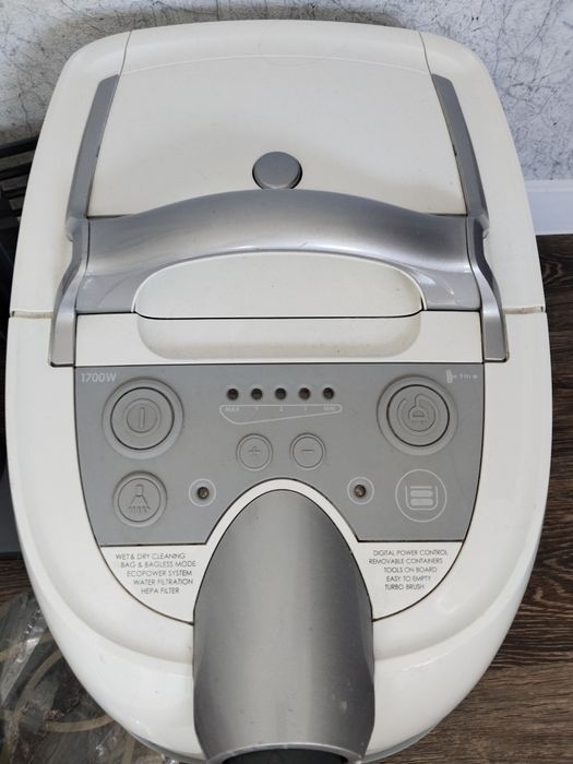 Продам пилосос миючий ZELMER ZVC762STUA