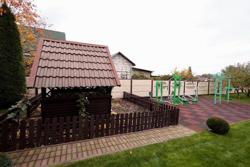Будинок смт.Бабинці, 200м2+12 соток. Басейн, спорт.майданчик. Без%