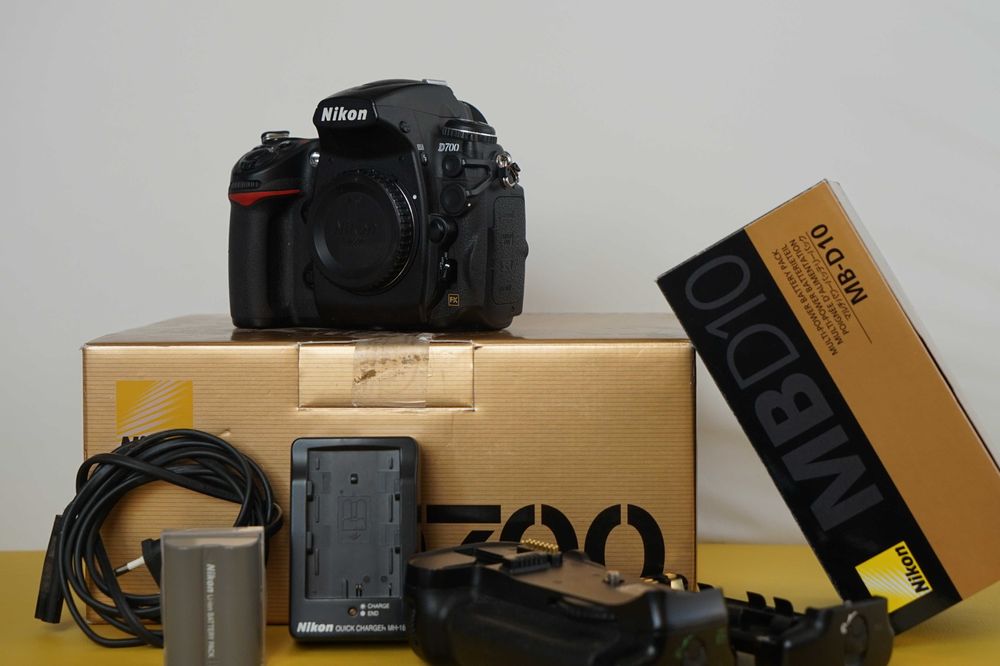 Zestaw Nikon D700 FX Grip MB-D10 Przeb.30k! Komplet BOX!