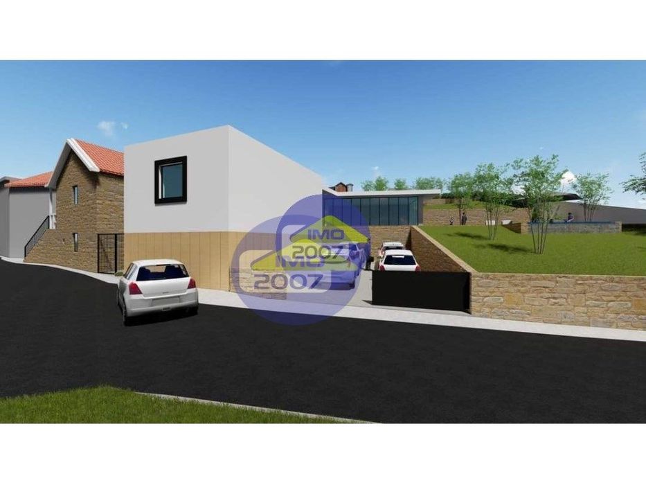 Moradia para restauro em Arouca