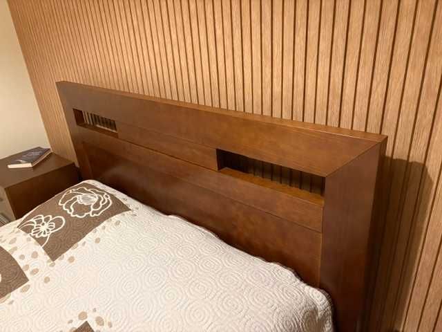 Cama Casal 150x195 + Colchão + Estrado + 2 Mesas Cabeceira
