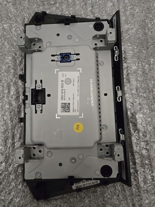 Дісплей для штатної мультимедія Passat B8