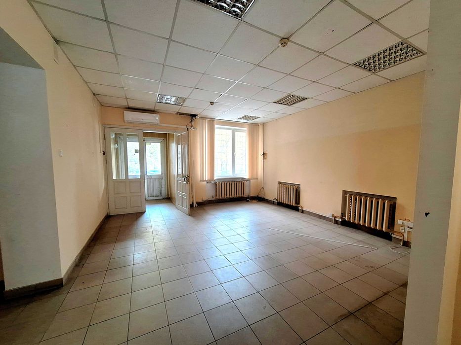 Продам комерційне приміщення, фасад, 1 поверх, окремий вхід