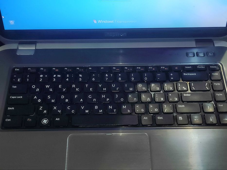Ноутбук Dell Inspiron 5520