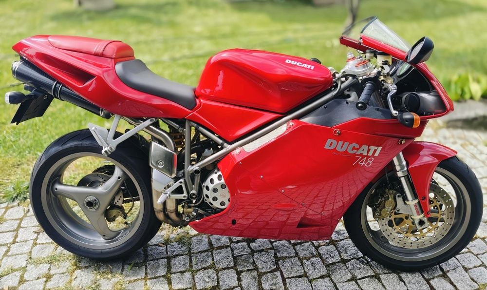 Ducati 748 biposto