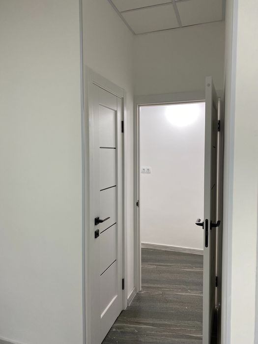 Оренда приміщення 34.2 кв.м  під салон,офіс,Позняки, вул Пчілки 7