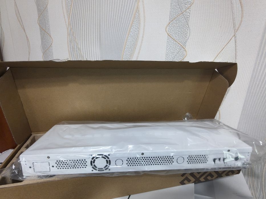 MikroTik CSS326-24G-2S+RM Cloud Smart Switch, керований мережевий комутатор для монтажу в 19" стійку