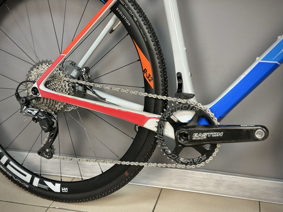Карбоновий Cube Cross Race C62