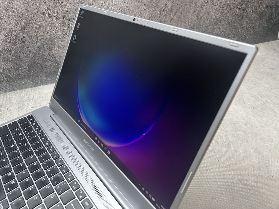 Medion / i5 1135G7 4.2GHz / 8GB DDR4 / 256SSD / IRIS / 15.6 FHD / W11
