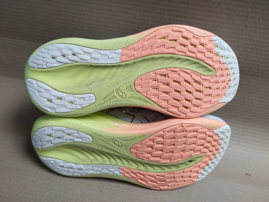 buty sportowe do biegania 42,5 nimbus 26 asics