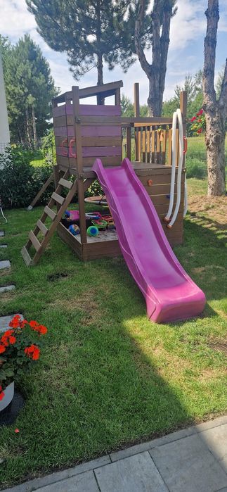 Plac zabaw domek ze zjeżdzalnią domek dla dzieci drewniany domek
