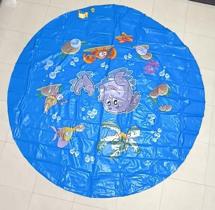 Piscina infantil com repoucho
