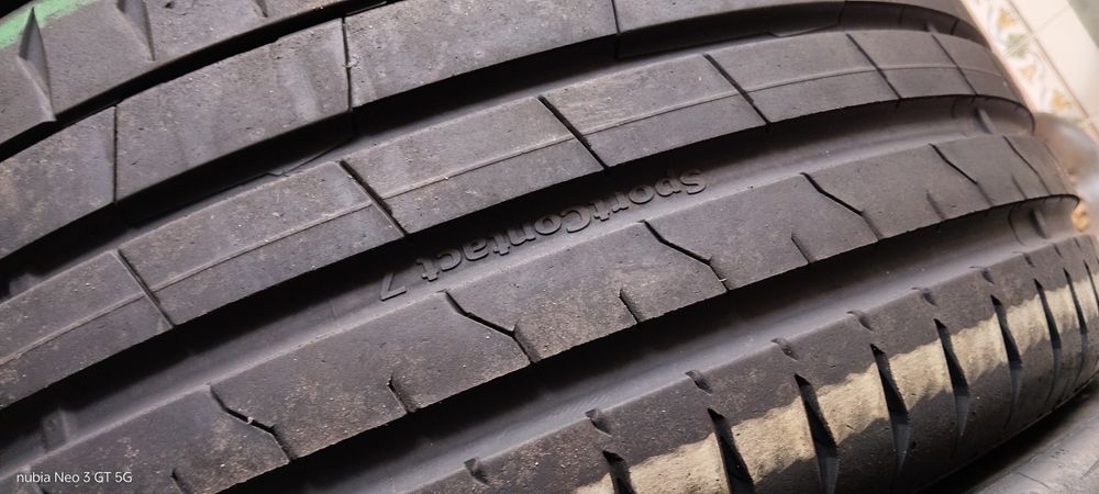 Pneus 245/40/19 semi novos