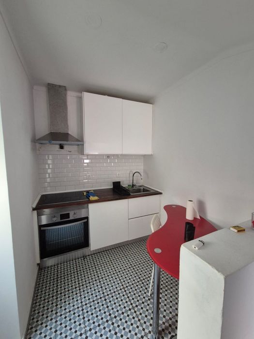 Apartamento T0 nas Janelas Verdes