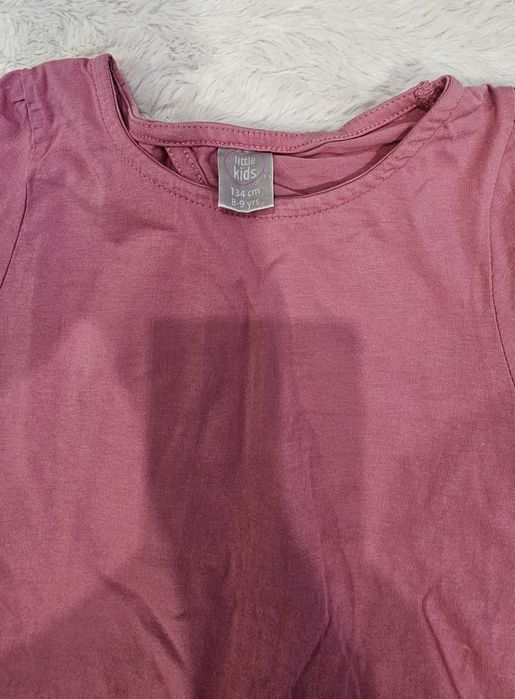 Fajna bluzeczka z wycięciem na pleckach