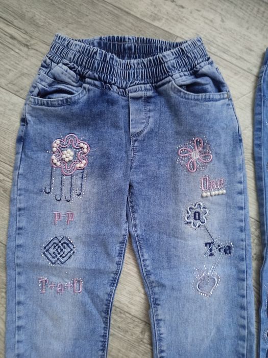 Джинси на дівчинку.