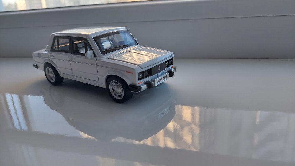Моделька миталева LADA-2106 біла