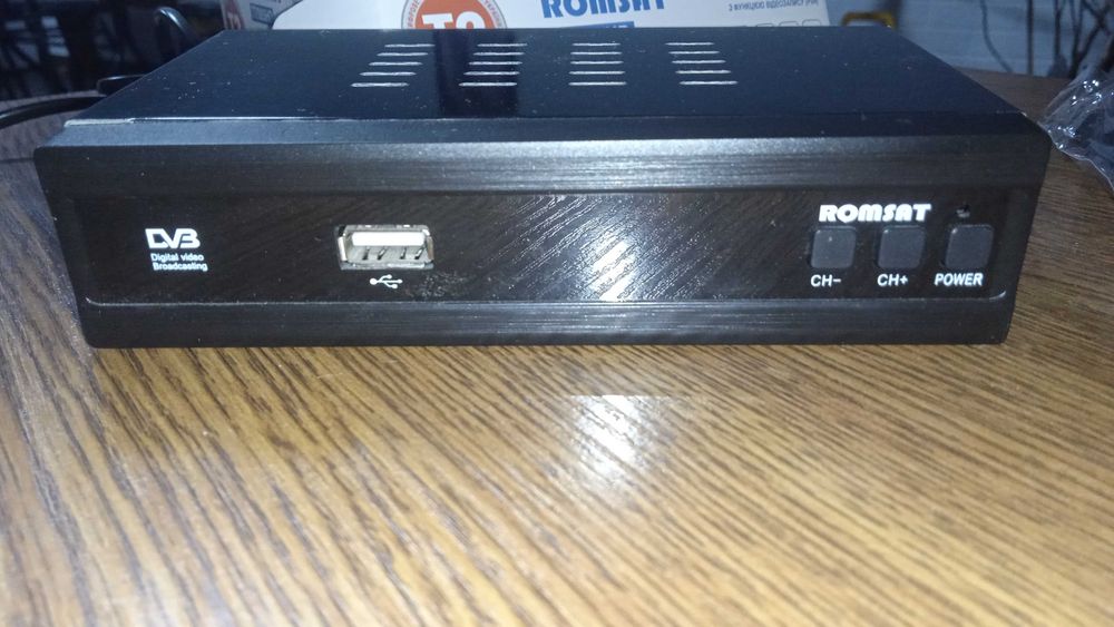 Тюнер Romsat T7085HD